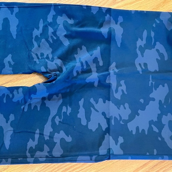 EcoCare Seamless Spanx Leggings Black Camo size Large NWT - Picture 6 of 8